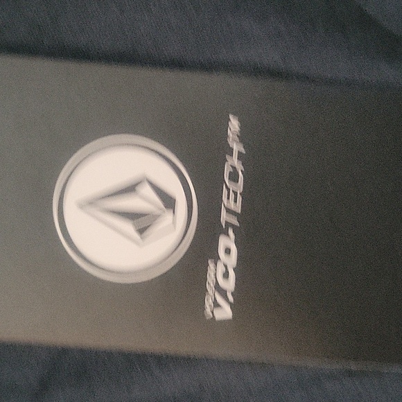 NWT Men's Black "Volcom V-Co-Tech Long Sleeve T-Shirt. Various sizes - Picture 4 of 5